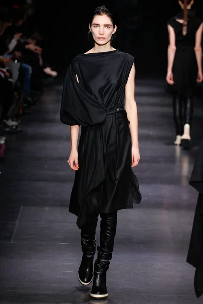 Look 14